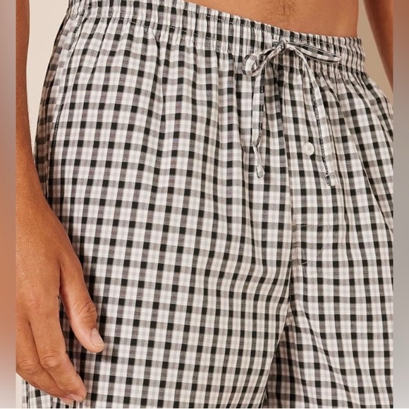 Amazon Essentials Men's Black and White Checkered Joggers - Picture 3 of 4